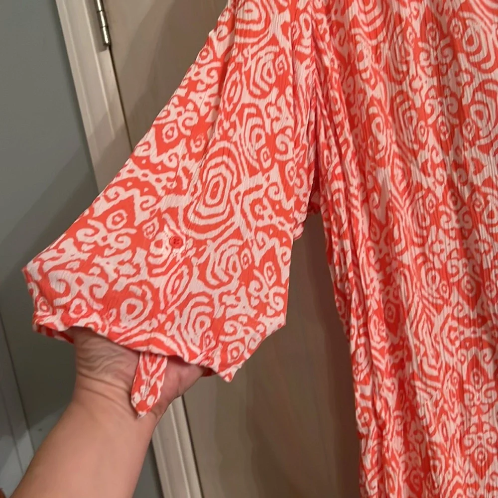 Cathy woman  3 X coral and white flowy button down shirt - Picture 4 of 9